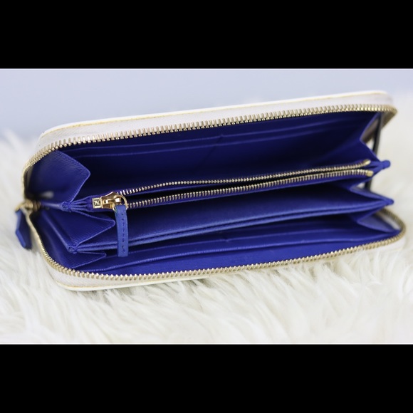 FENDI Roma Wallet with Zipper - Picture 2 of 6